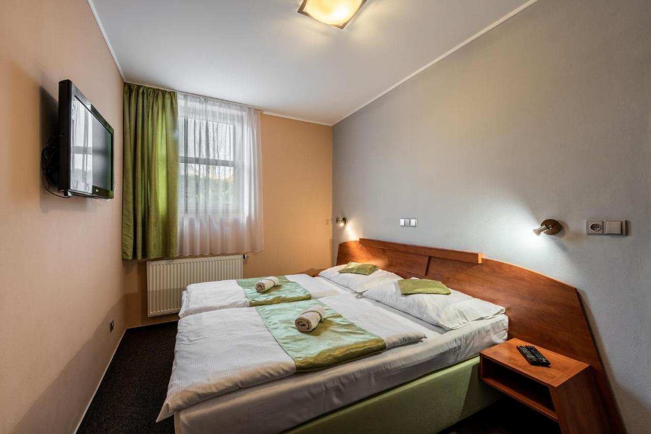 Penzion A Restaurant Barbora Kutná Hora Zewnętrze zdjęcie