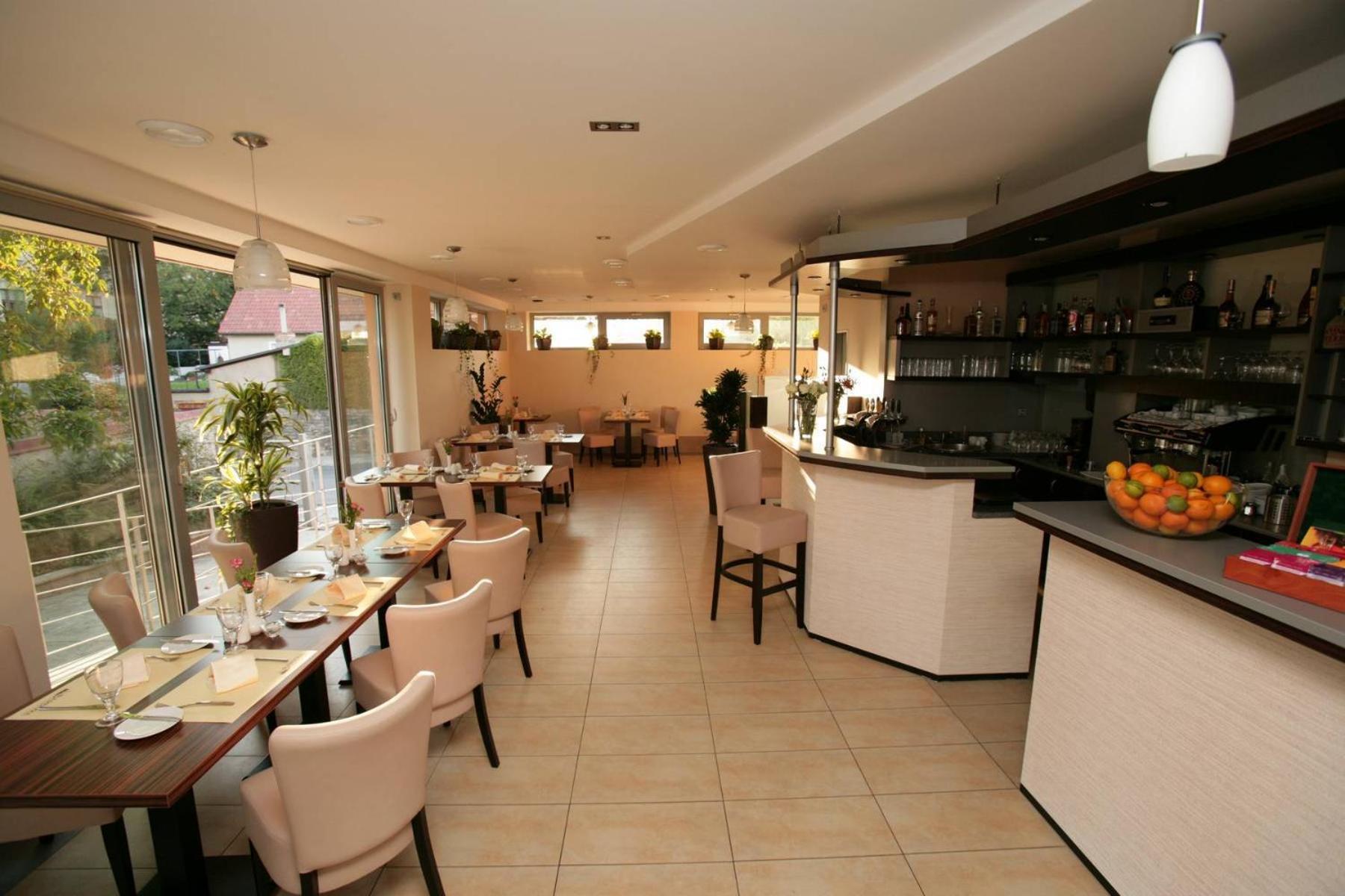 Penzion A Restaurant Barbora Kutná Hora Zewnętrze zdjęcie
